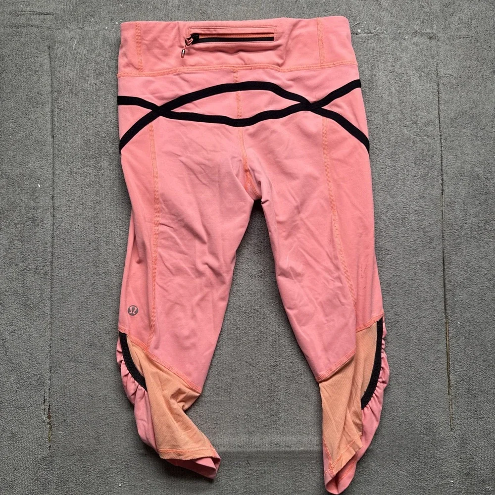 Lululemon Pink Crop Leggings‎ Women's 4 Contrast Trim Yoga Gym Athleisure